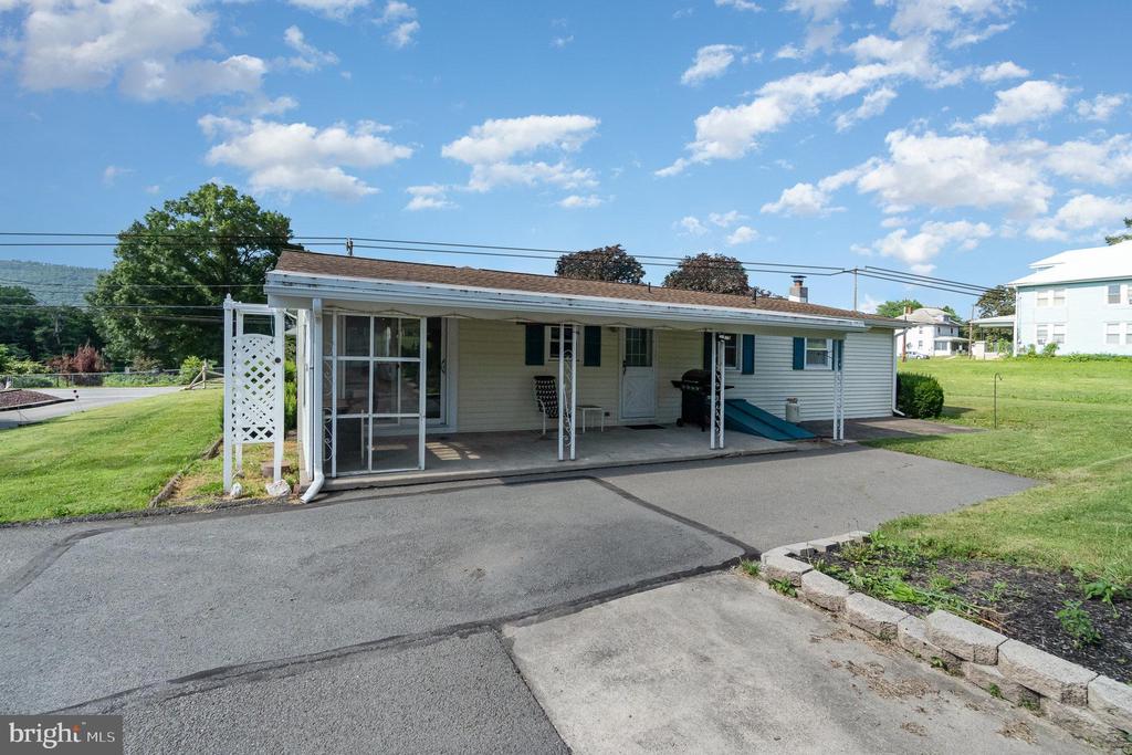 1743 W MAIN STREET