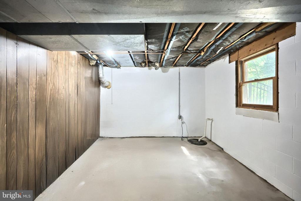 8 PINE TREE DRIVE