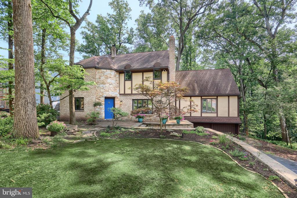 8 PINE TREE DRIVE