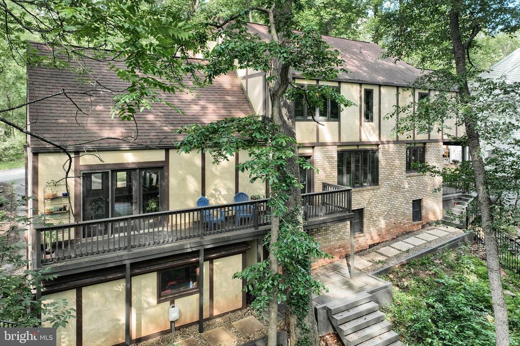 8 PINE TREE DRIVE