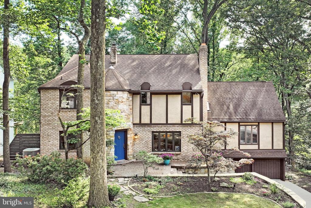 8 PINE TREE DRIVE