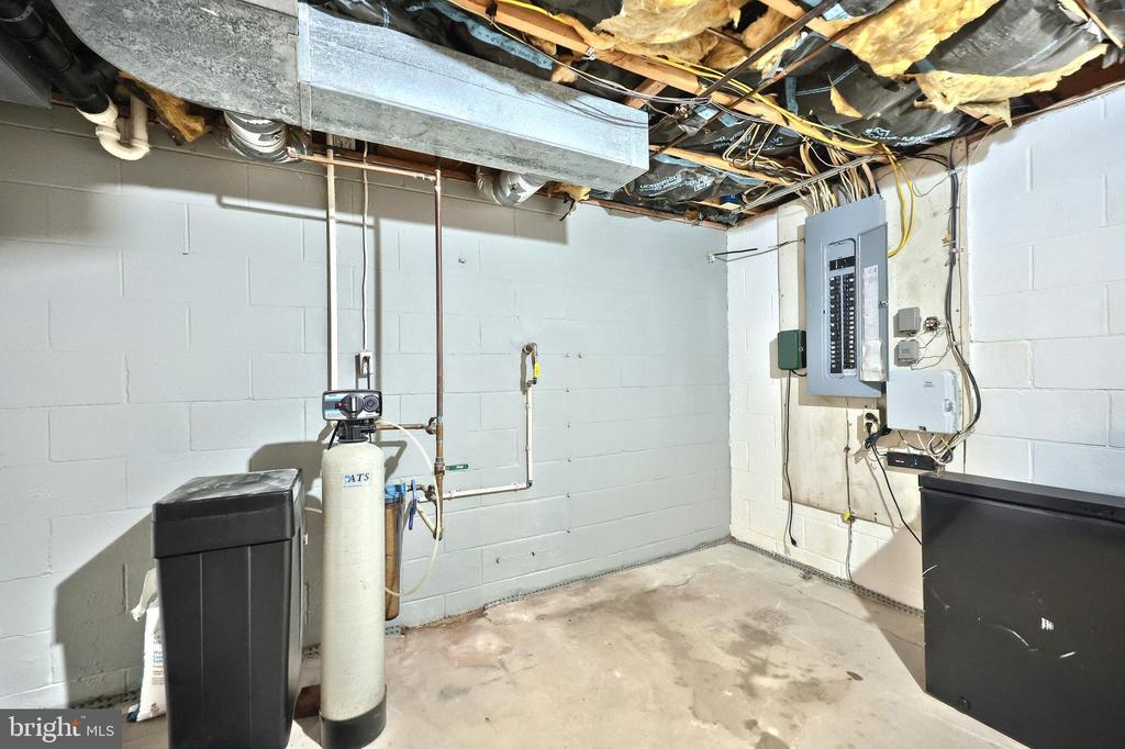 8 PINE TREE DRIVE