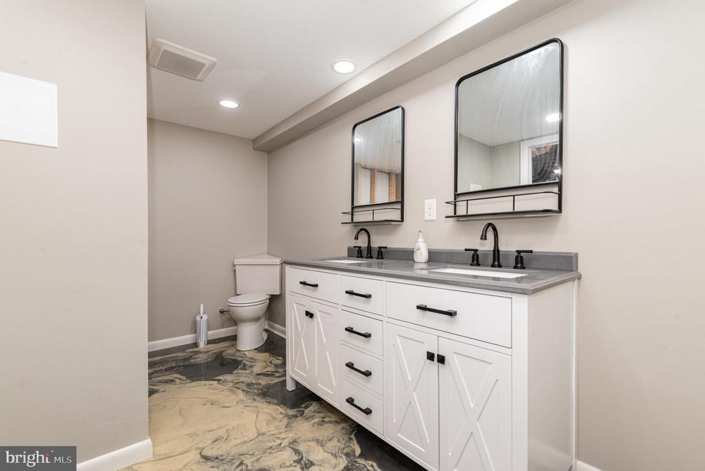 507 HARRISBURG PIKE
