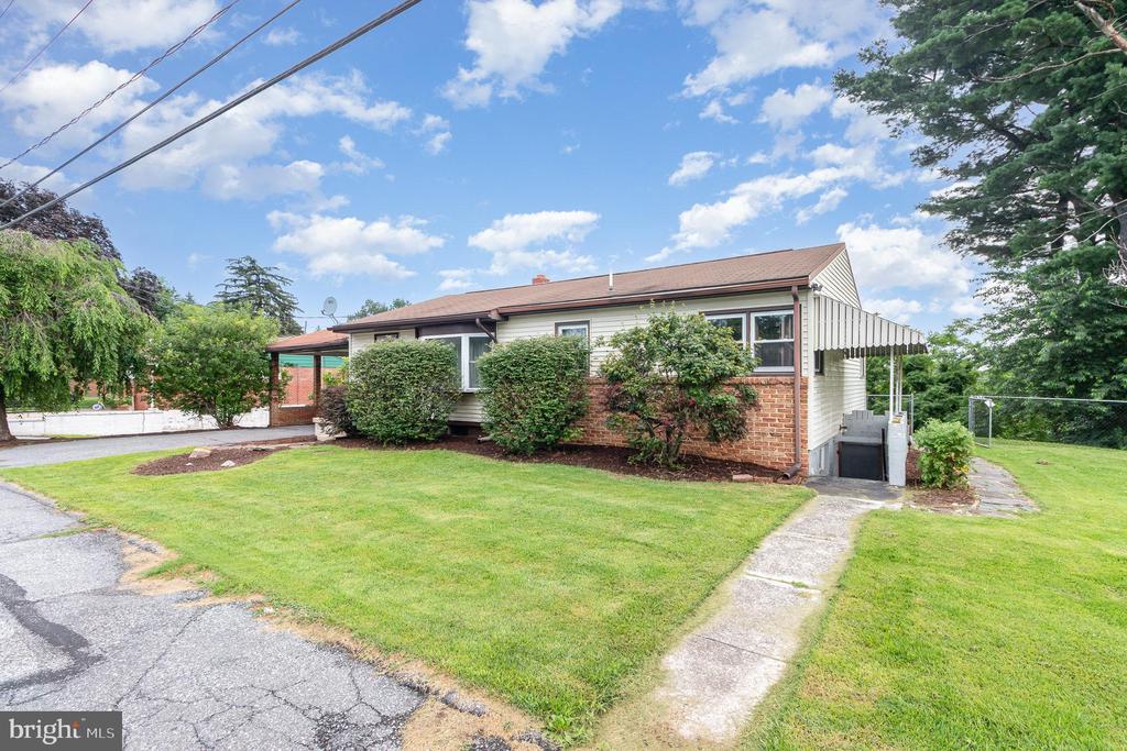 605 EVERGREEN ROAD