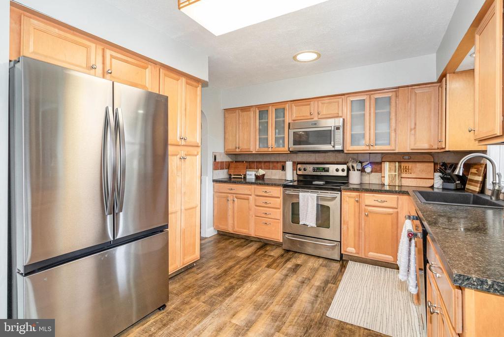 605 EVERGREEN ROAD