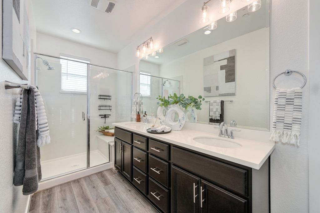 2326 Bronze Star Way