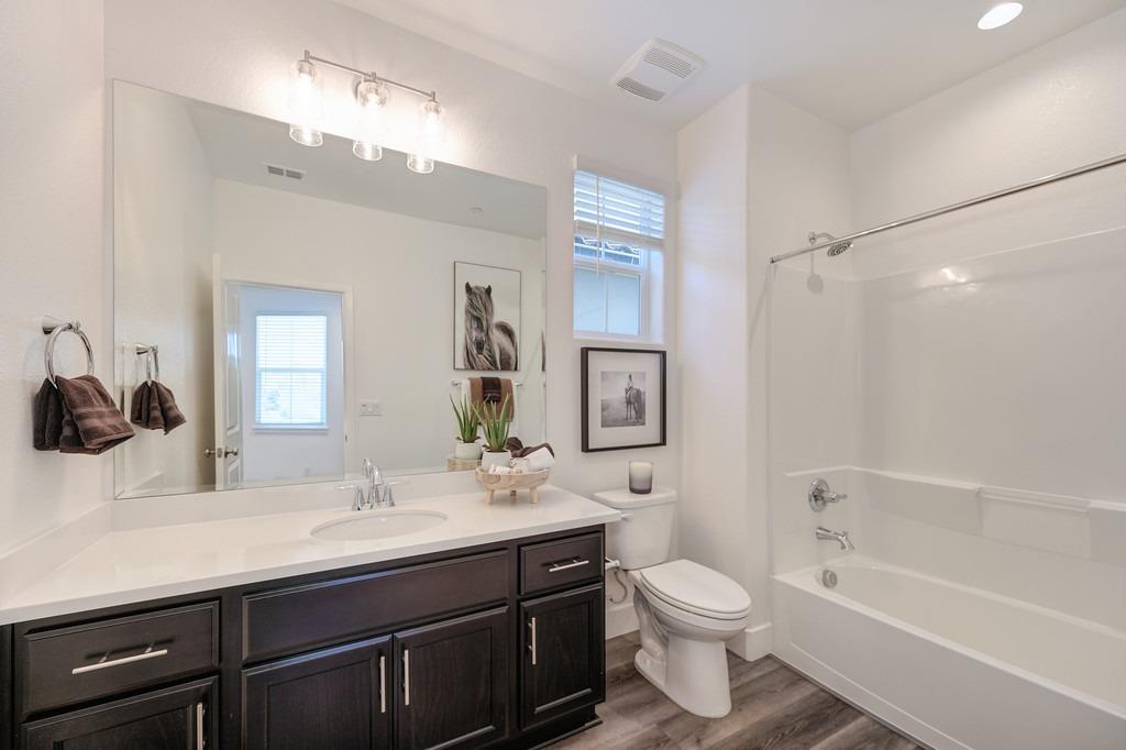 2326 Bronze Star Way