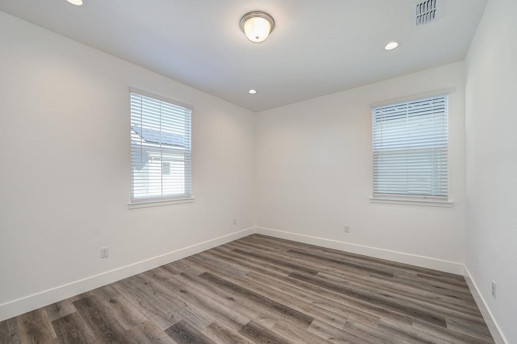 2326 Bronze Star Way