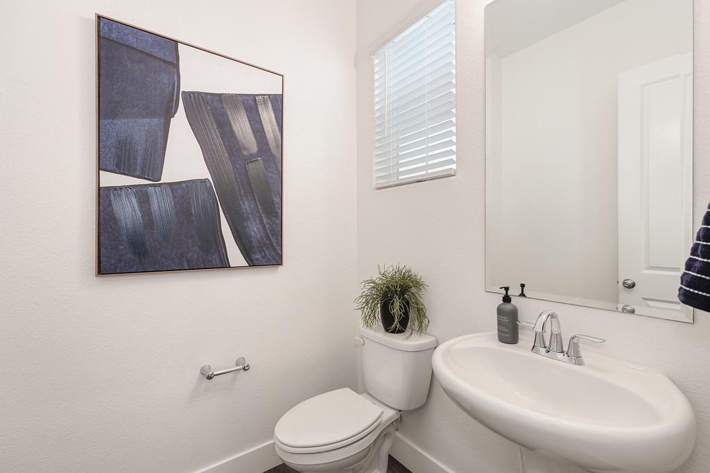 2326 Bronze Star Way