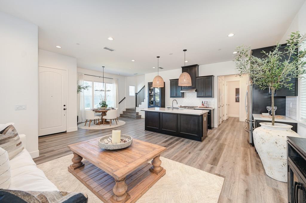 2326 Bronze Star Way