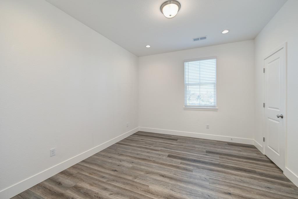 2326 Bronze Star Way