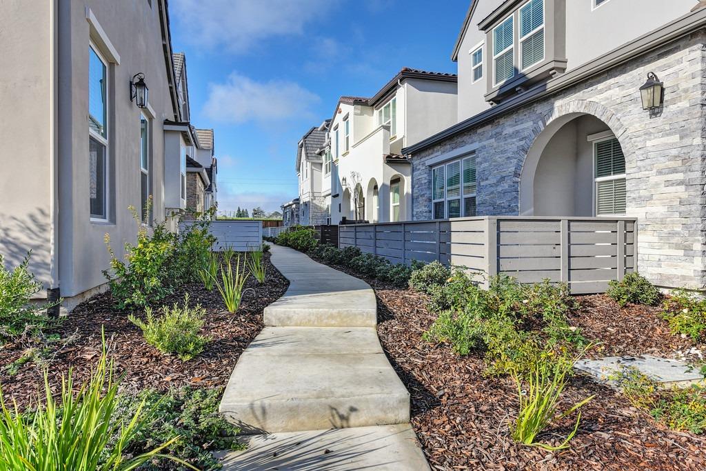 2372 Wanser Walk