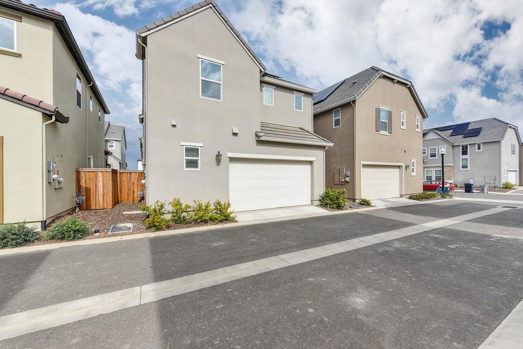 2372 Wanser Walk