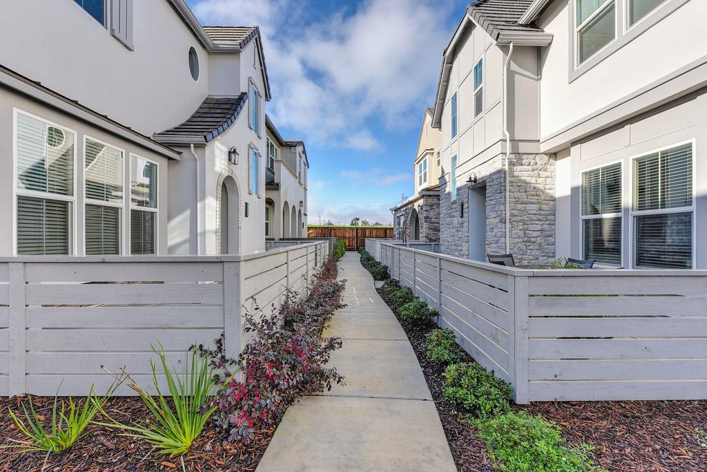 2372 Wanser Walk