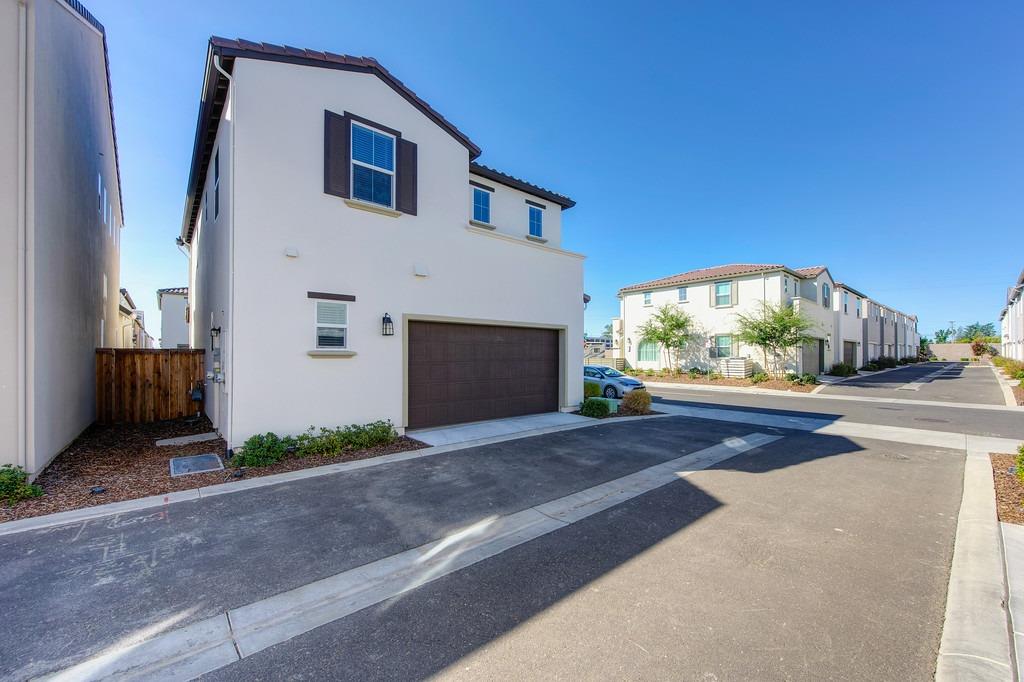 3229 Giovanni Street