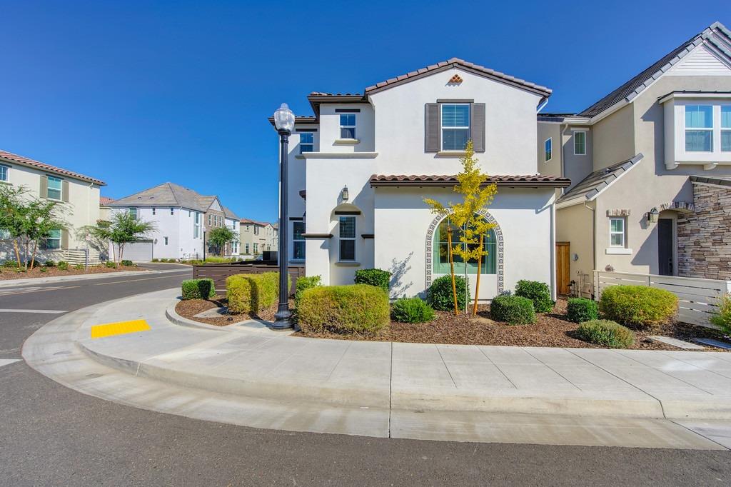 3229 Giovanni Street