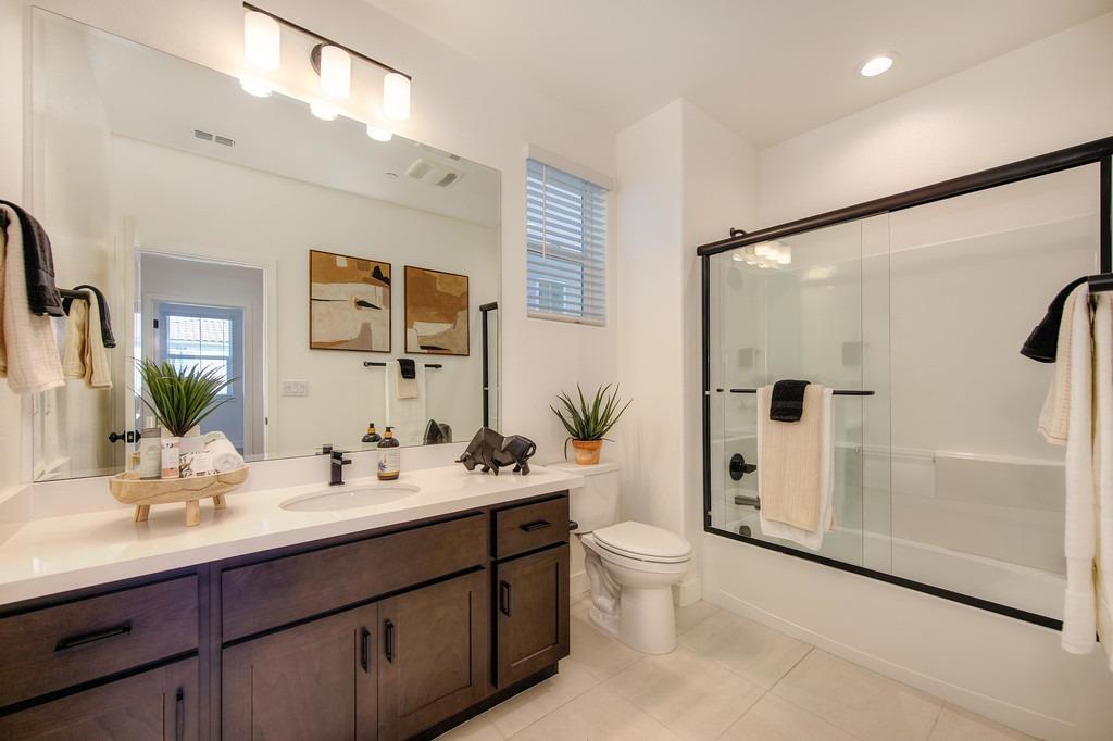 3229 Giovanni Street