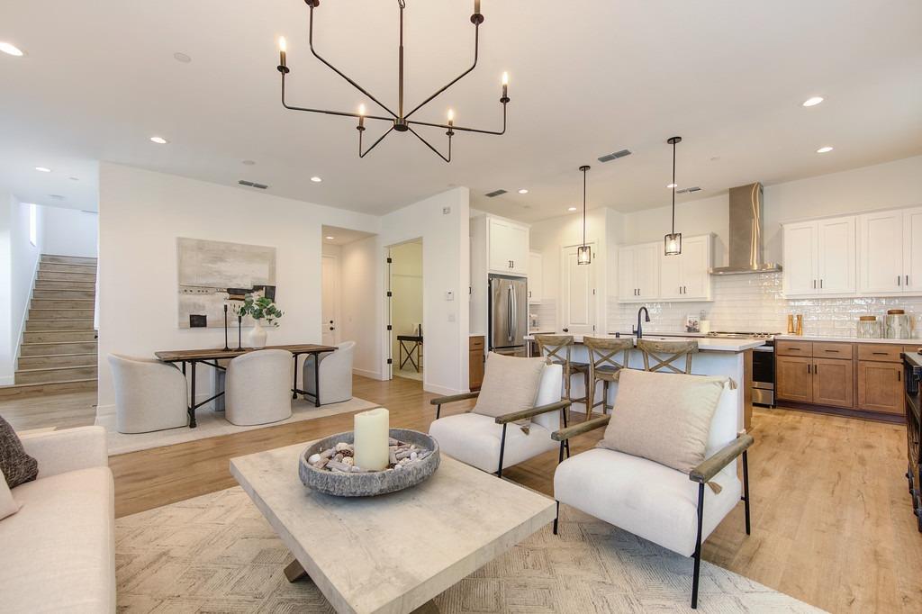 3298 Ronald Reagan Way