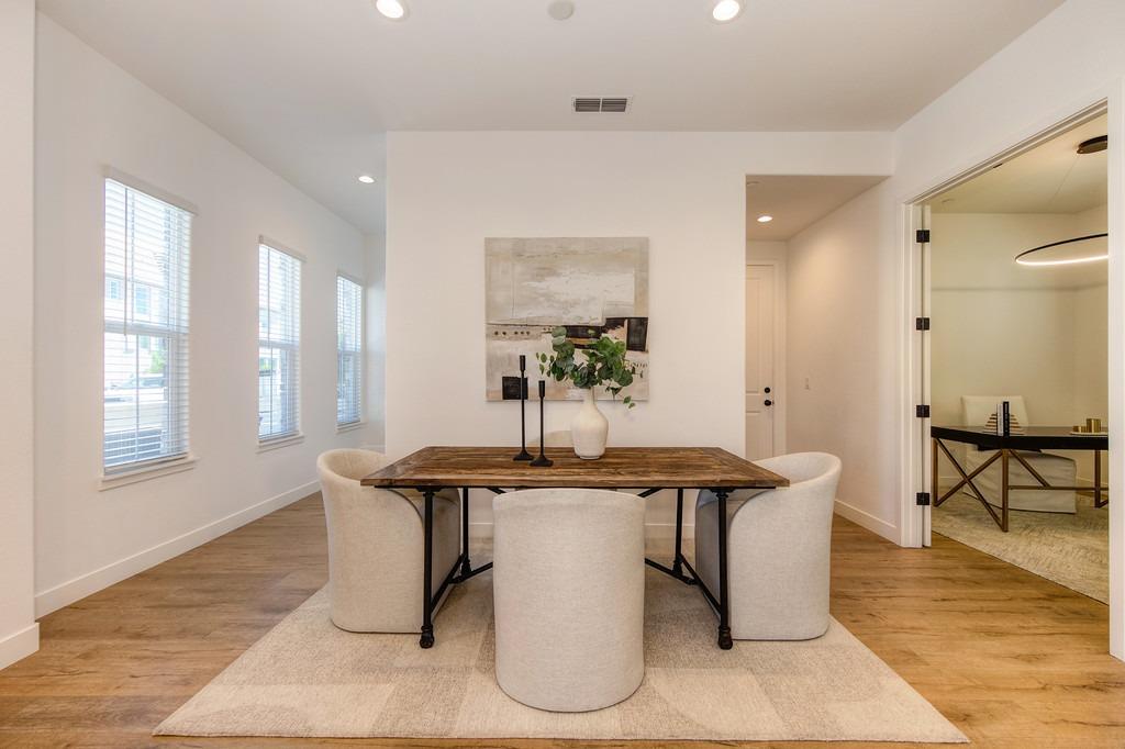 3298 Ronald Reagan Way