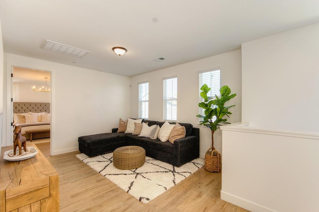 3298 Ronald Reagan Way