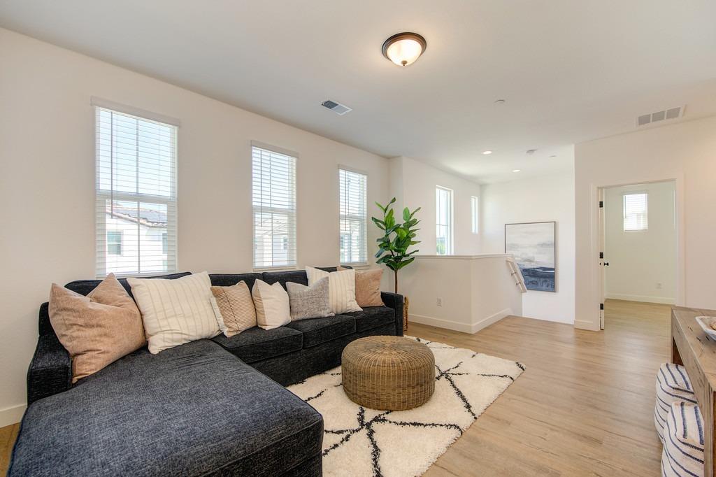 3298 Ronald Reagan Way