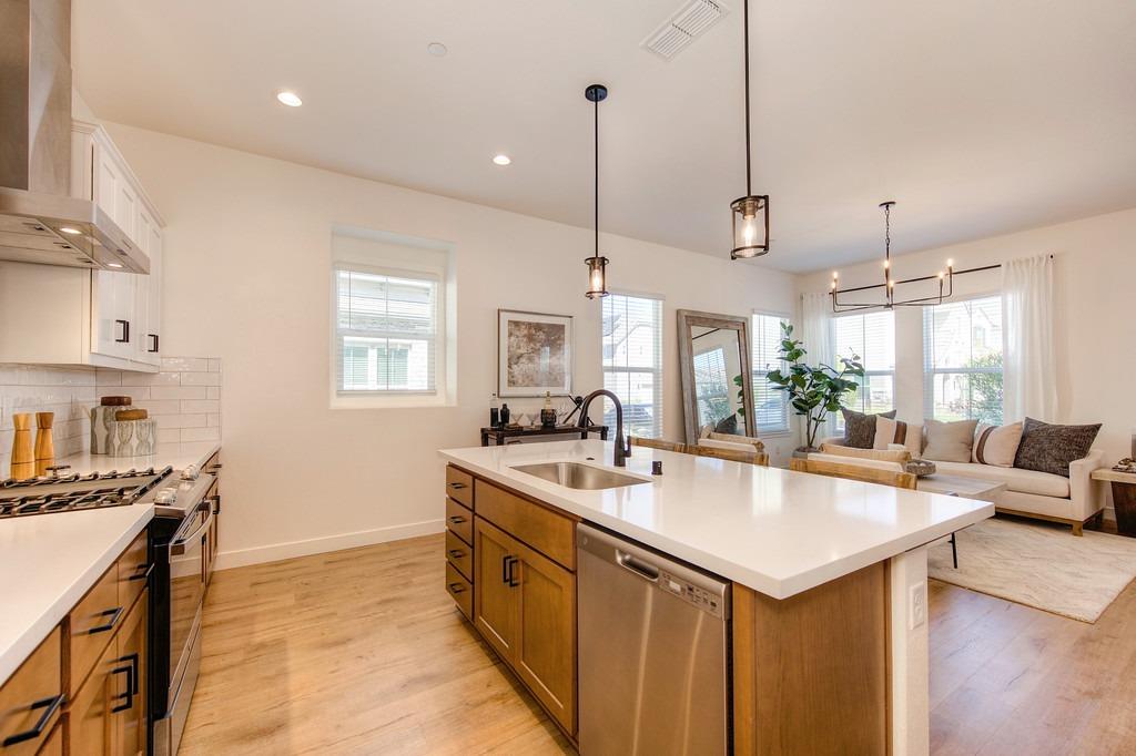 3298 Ronald Reagan Way