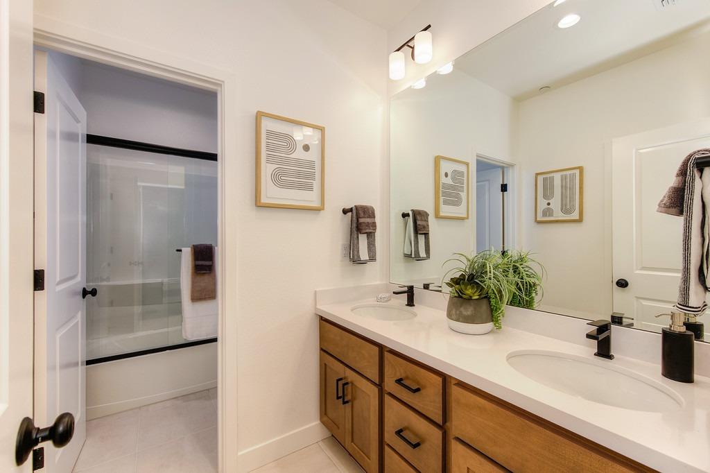 3298 Ronald Reagan Way