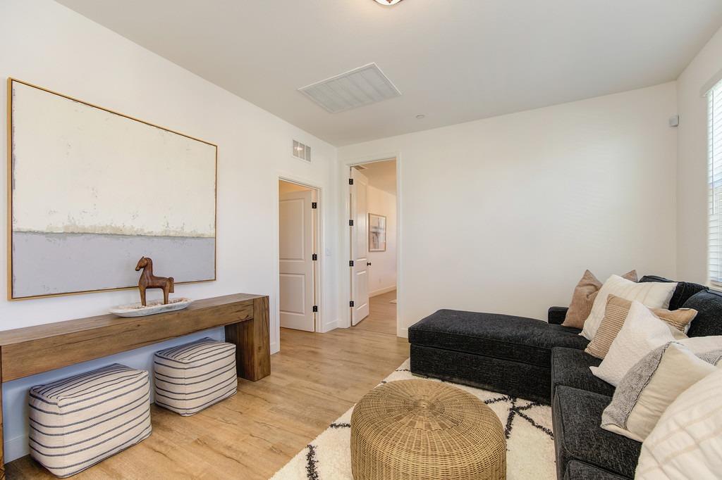 3298 Ronald Reagan Way