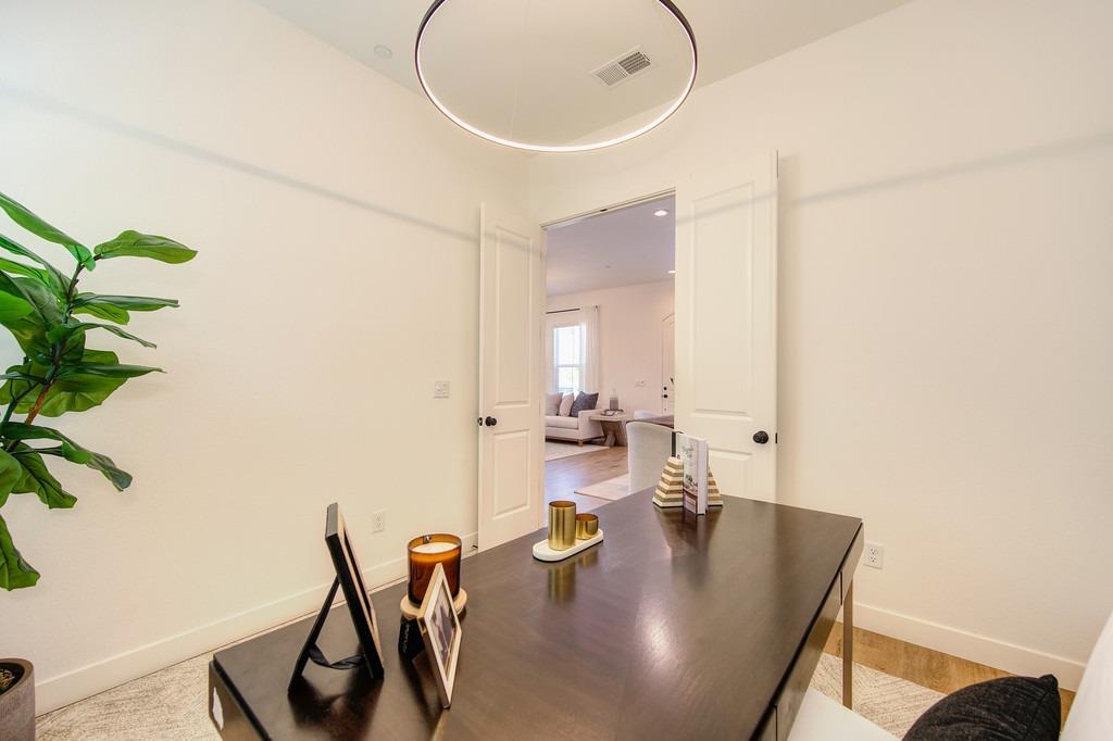 3298 Ronald Reagan Way