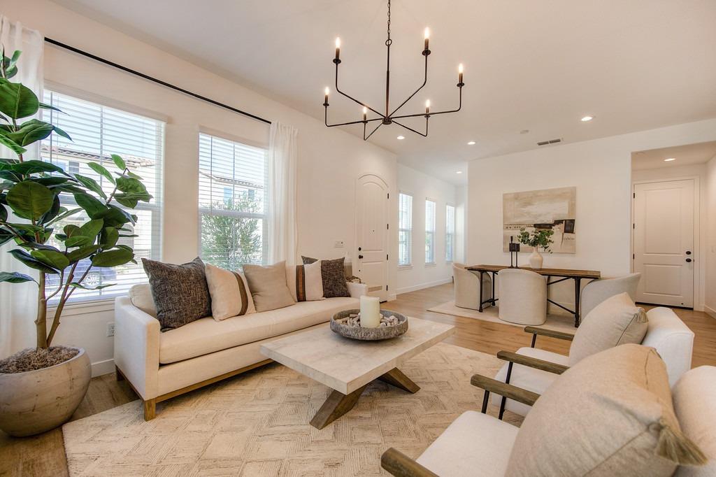 3298 Ronald Reagan Way