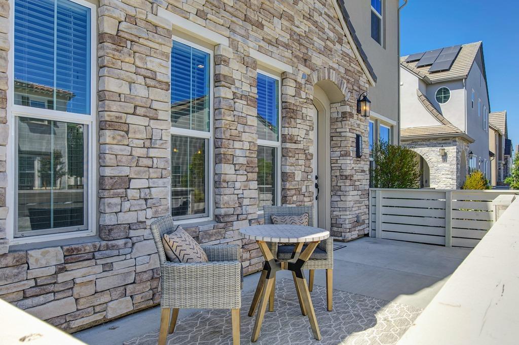 3298 Ronald Reagan Way