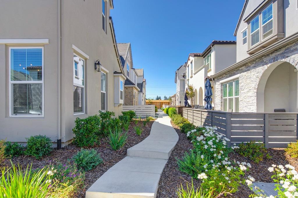 3298 Ronald Reagan Way