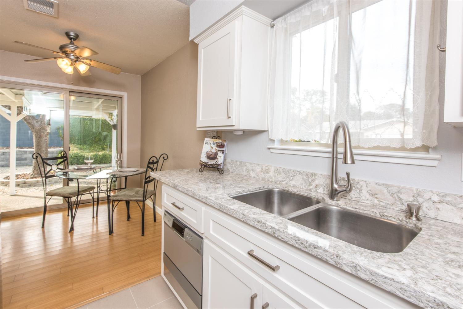 9855 Beachwood Drive