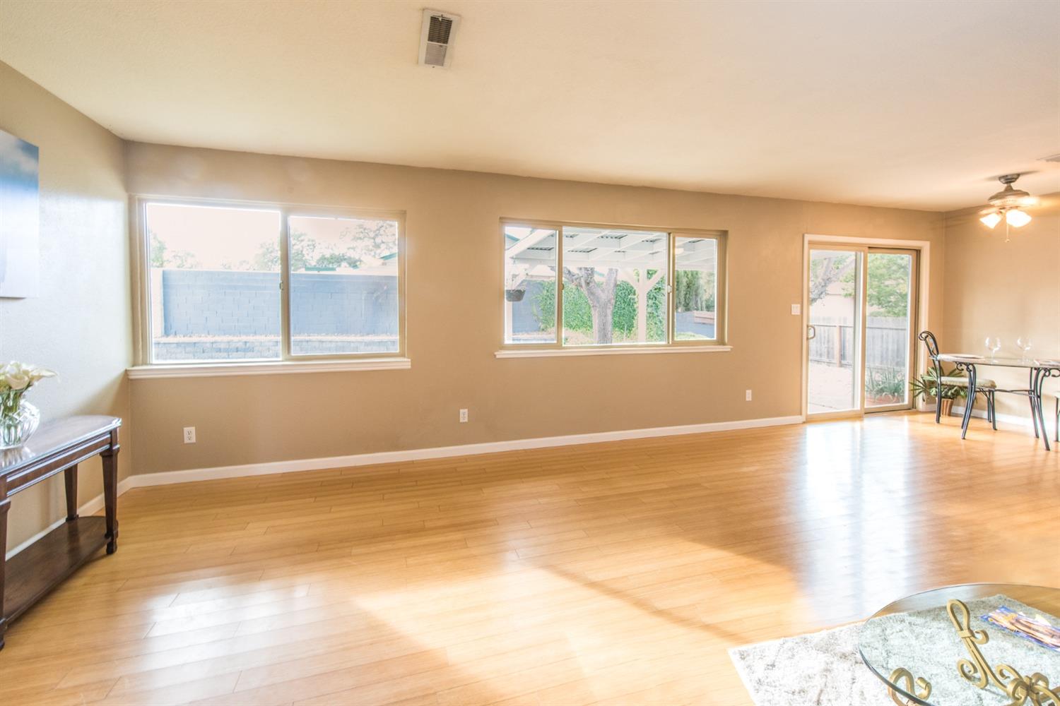 9855 Beachwood Drive