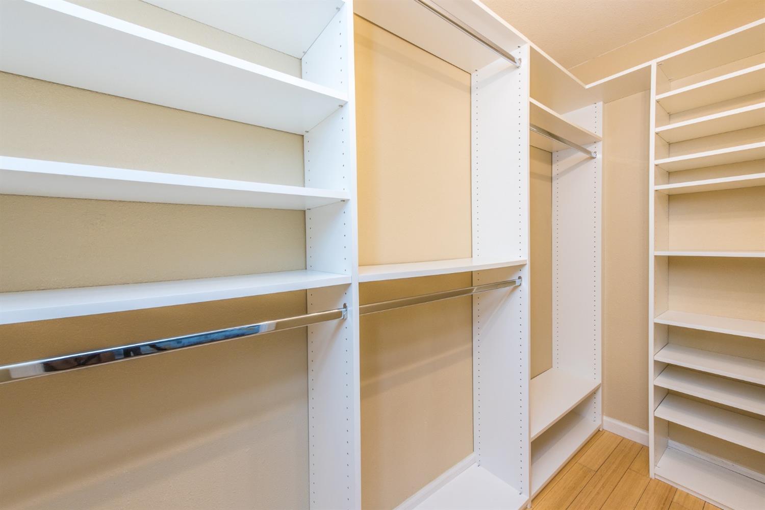 9855 Beachwood Drive