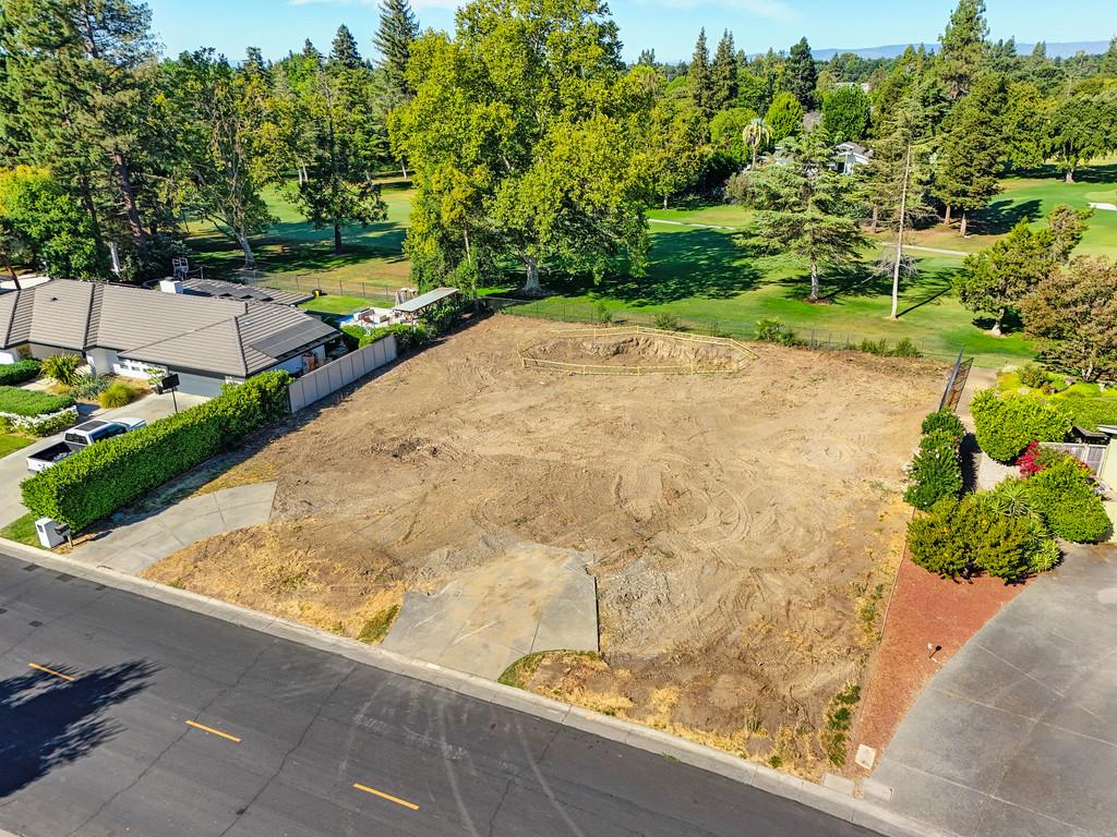 26894 Middle Golf Drive