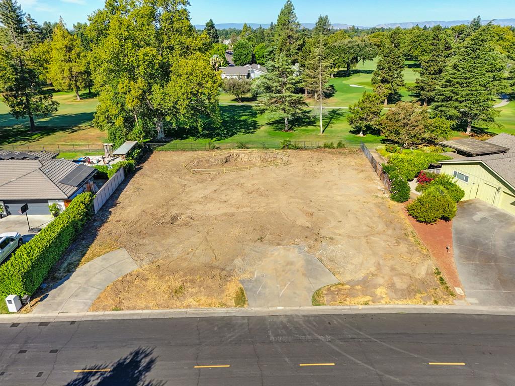 26894 Middle Golf Drive