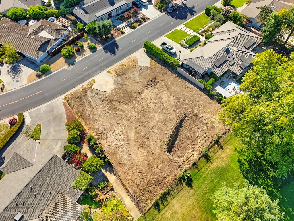 26894 Middle Golf Drive