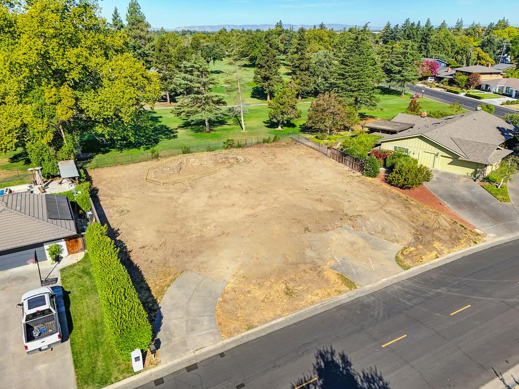 26894 Middle Golf Drive