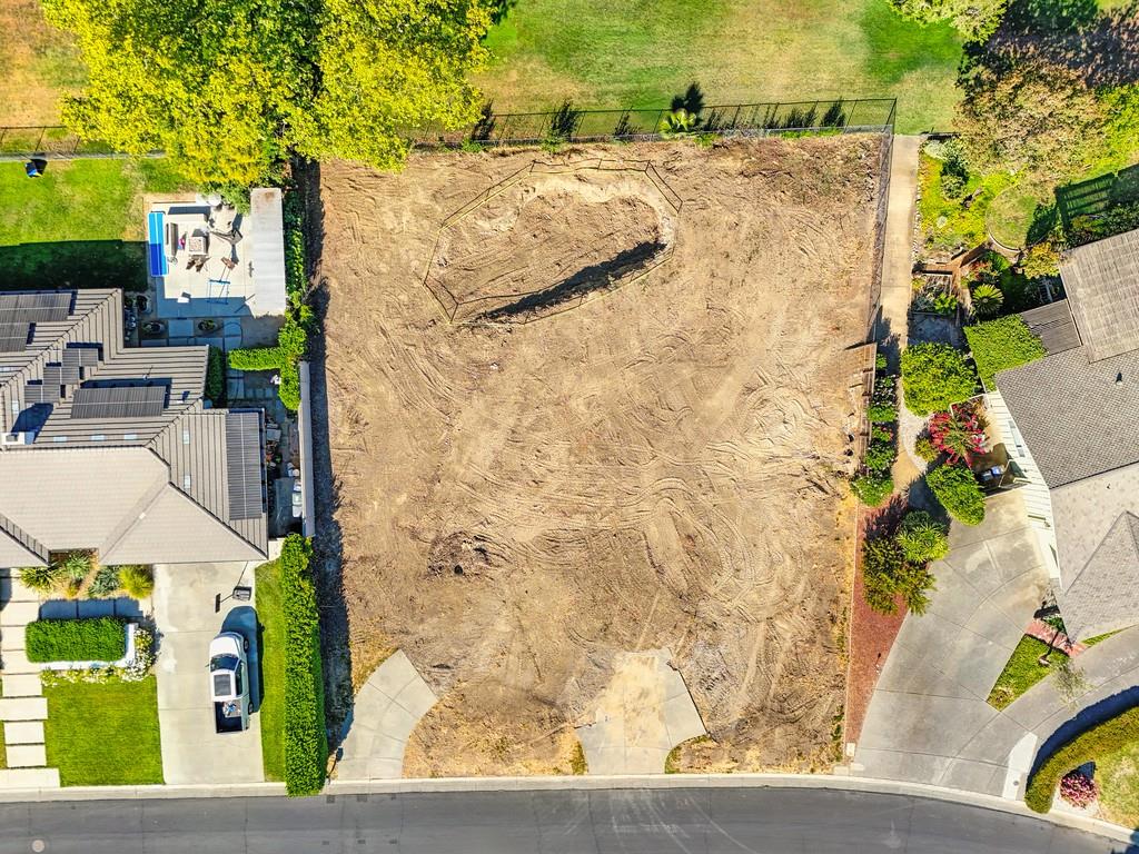 26894 Middle Golf Drive