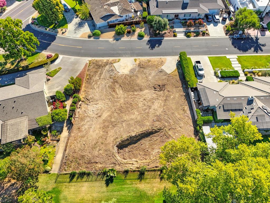 26894 Middle Golf Drive