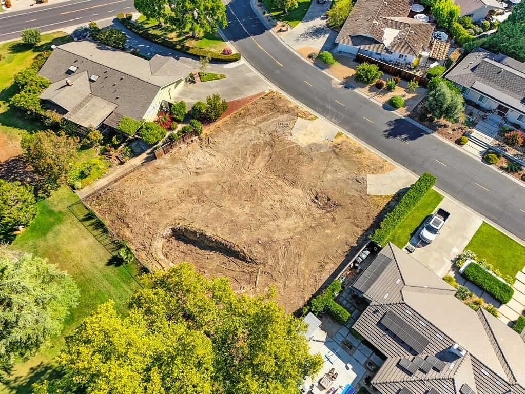 26894 Middle Golf Drive