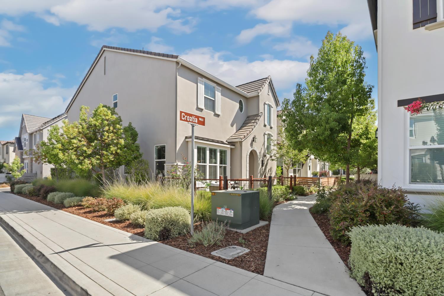 3289 Ronald Reagan Walk