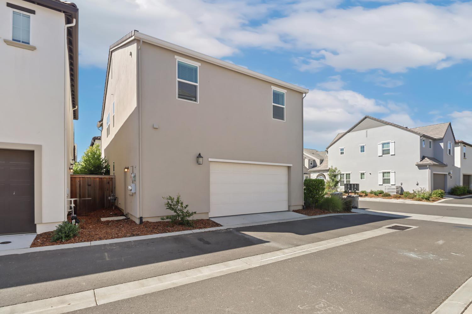 3289 Ronald Reagan Walk