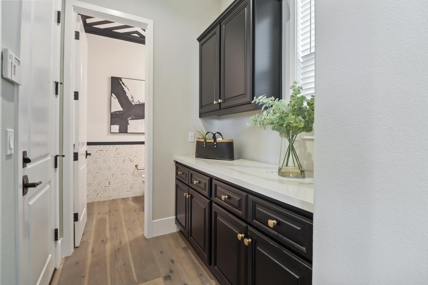 3289 Ronald Reagan Walk