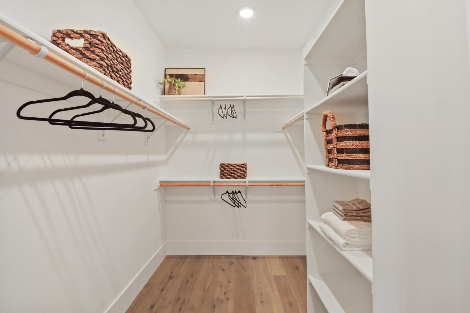 3289 Ronald Reagan Walk