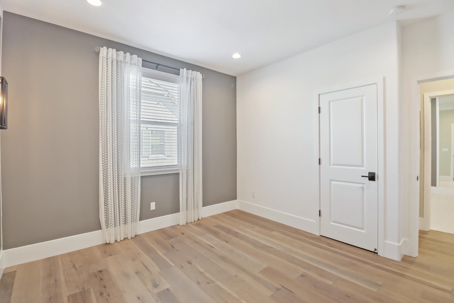 3289 Ronald Reagan Walk