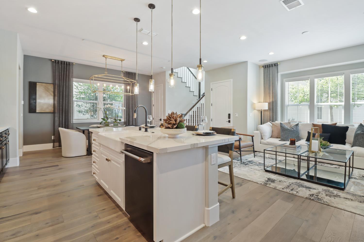 3289 Ronald Reagan Walk