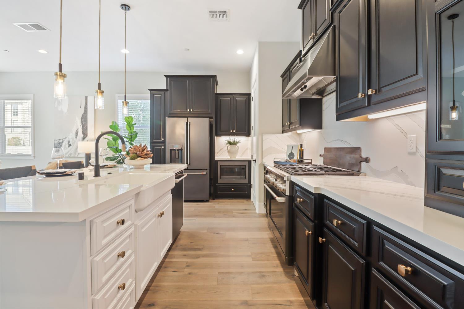 3289 Ronald Reagan Walk