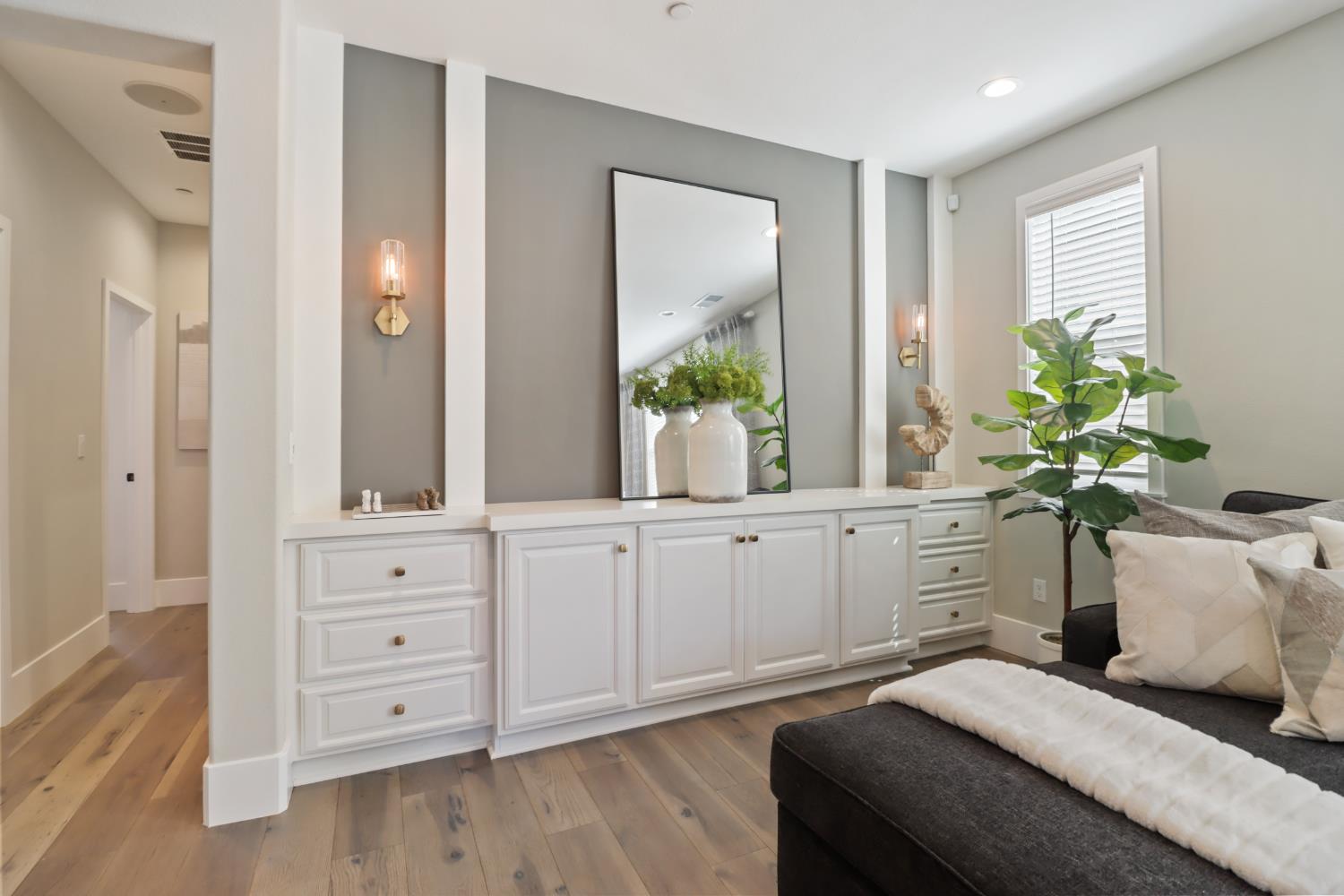 3289 Ronald Reagan Walk